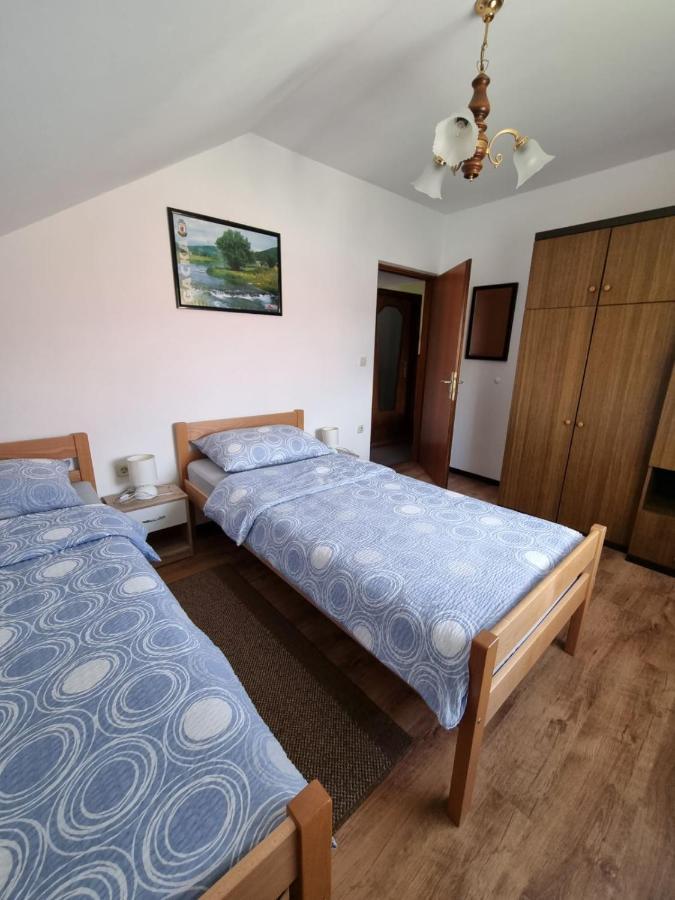 Apartman Dubravcic Appartement Otočac Buitenkant foto