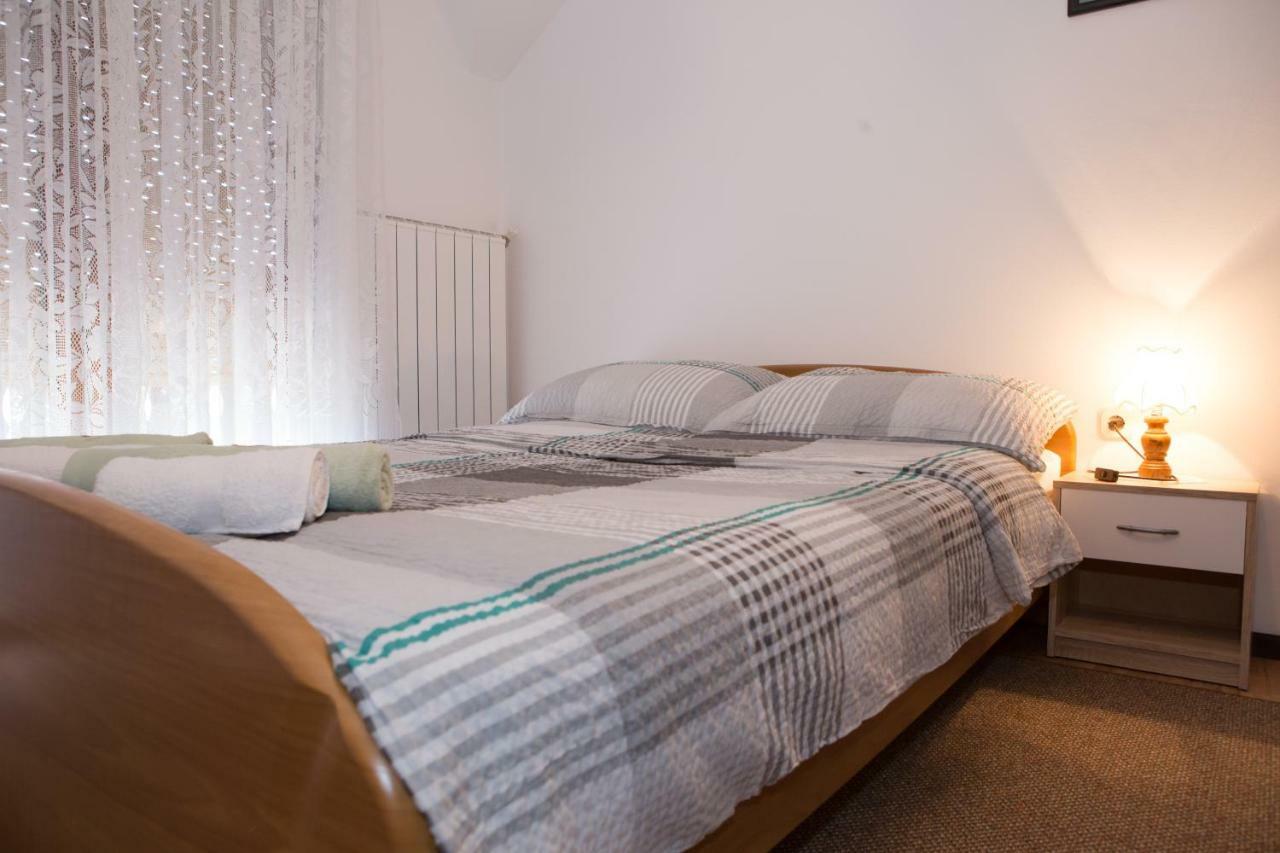 Apartman Dubravcic Appartement Otočac Buitenkant foto