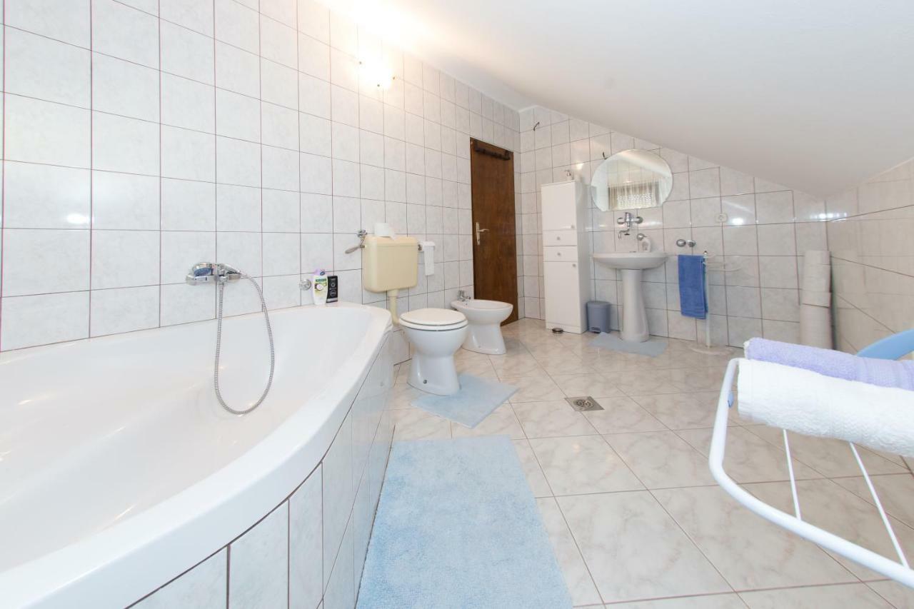 Apartman Dubravcic Appartement Otočac Buitenkant foto