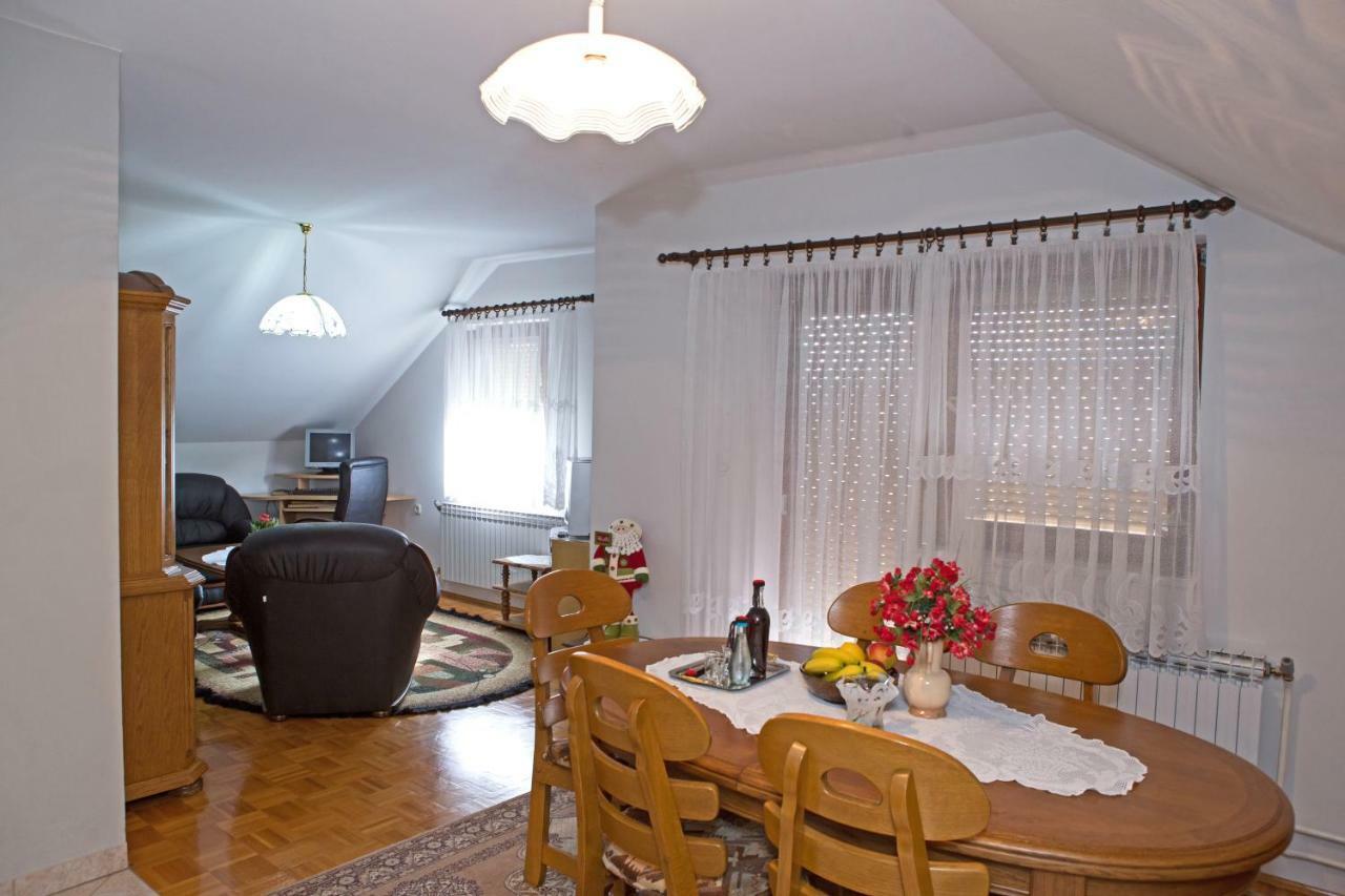 Apartman Dubravcic Appartement Otočac Buitenkant foto